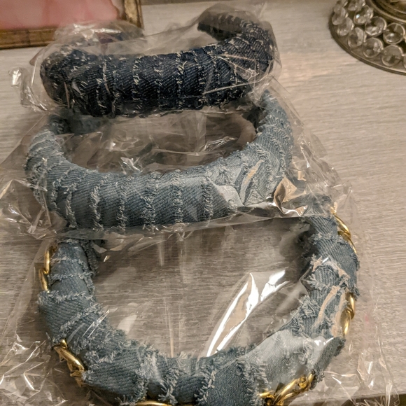 Headband - Picture 3 of 3